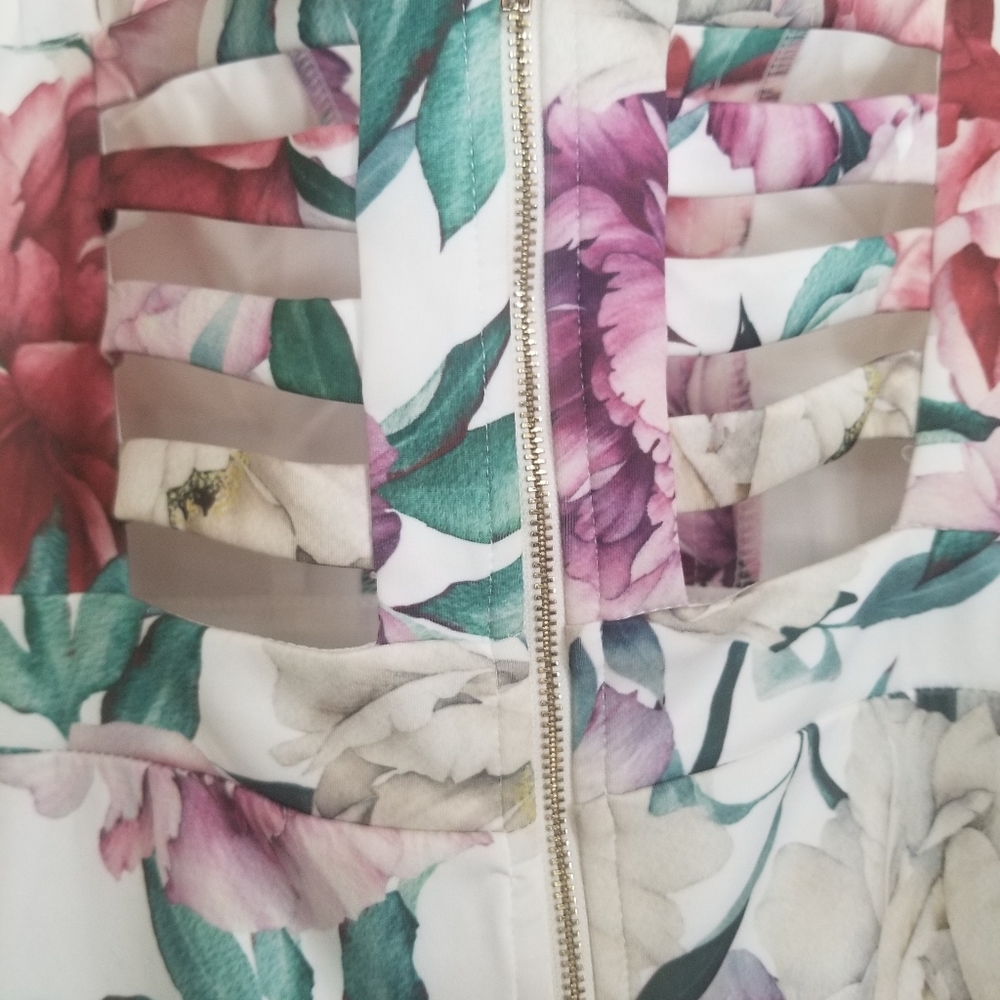 Dress - Picture 5 of 6